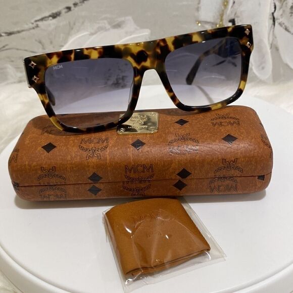 # Mcm Woman's Sunglasses 54mm - Picture 12 of 13